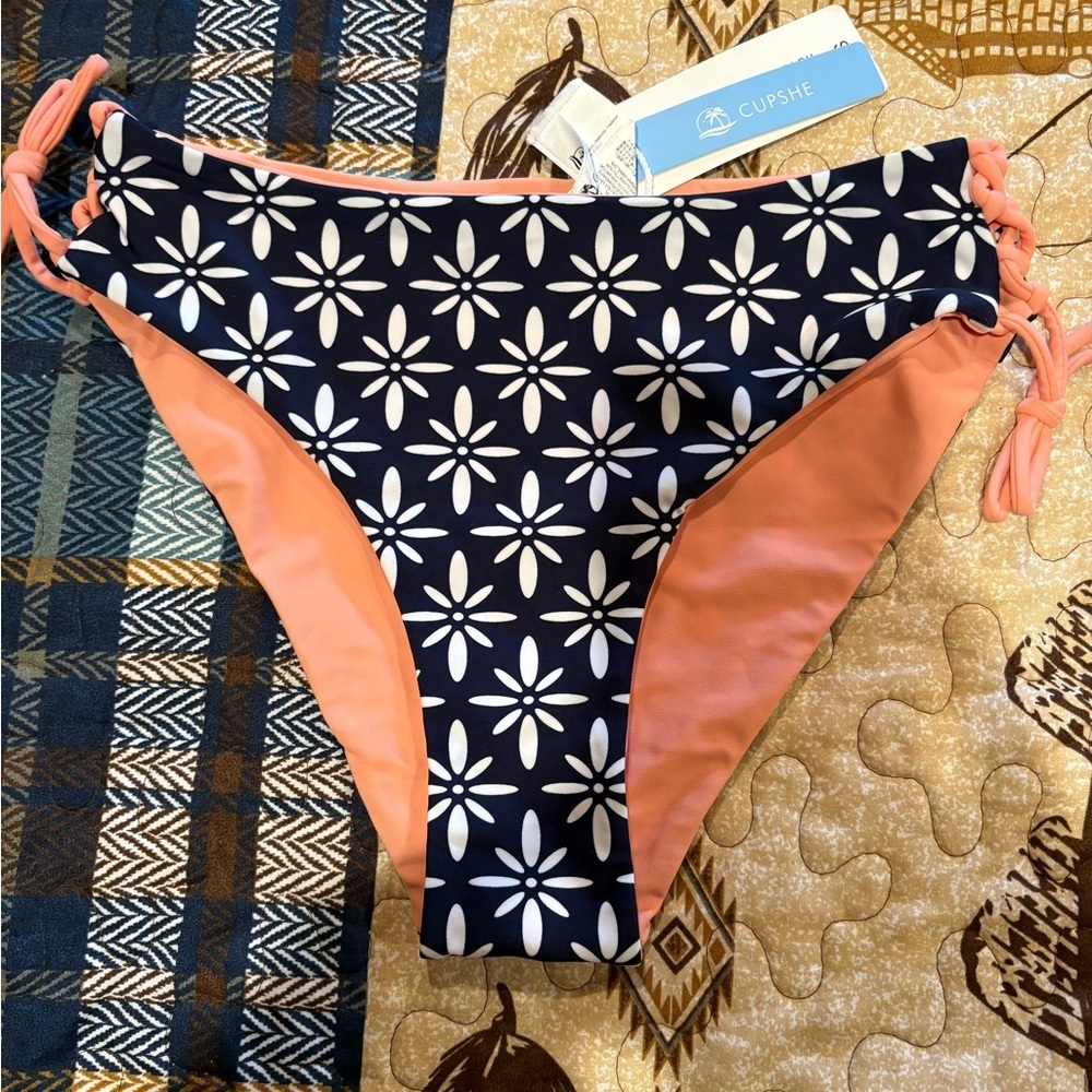 Cupshe Blue and Coral reversible Bikini bottoms NWT XS